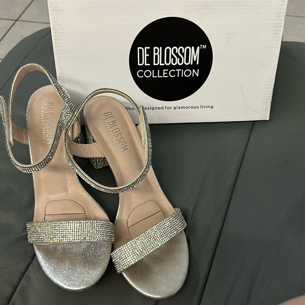 De Blossom heels with rhinestone touch